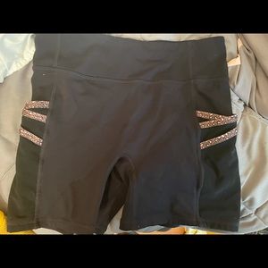 Fabletics Motion 365 High Waisted Bike Shorts 6" Shorts Black Cheetah - Small